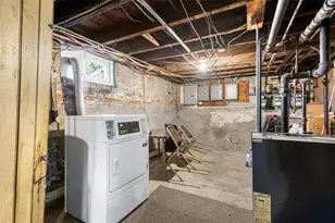 82 Chestnut Ave, Cranston, RI 02910 - Photo 33