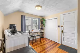82 Chestnut Ave, Cranston, RI 02910 - Photo 23