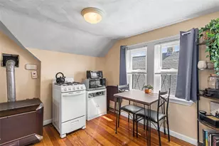 82 Chestnut Ave, Cranston, RI 02910 - Photo 21
