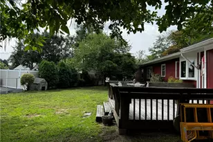 18 Leslie Rd, Warwick, RI 02888 - Photo 15