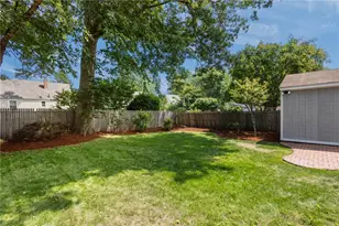 55 Frederick St, East Providence, RI 02916 - Photo 5