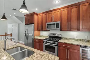 176 Medway St, Providence, RI 02906 - Photo 9
