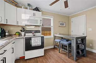 348 Park Pl, Woonsocket, RI 02895 - Photo 5