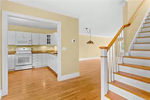 169 Ferry Landing Cir, Portsmouth, RI 02871 - Photo 5