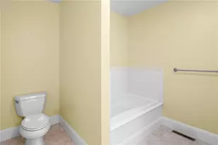 169 Ferry Landing Cir, Portsmouth, RI 02871 - Photo 21