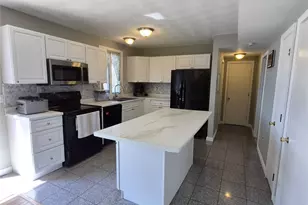 2484 Hartford Ave, Johnston, RI 02919 - Photo 9