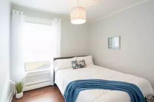 16 Pond Ave, Newport, RI 02840 - Photo 9