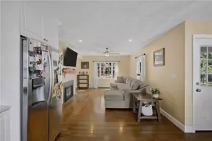 10 Willington Rd, Pawtucket, RI 02861 - Photo 5