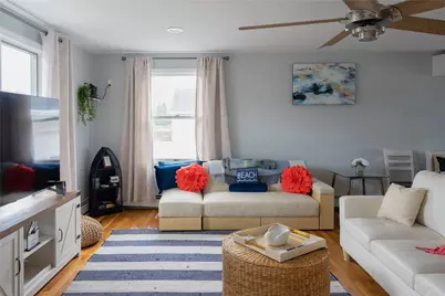 17 Gunning Court, Middletown, RI 02842 - Photo 1