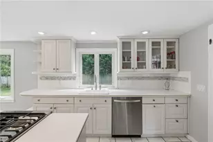 465 Red Chimney Dr, Warwick, RI 02886 - Photo 17