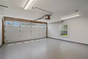 21 Russell Ave, Newport, RI 02840 - Photo 7