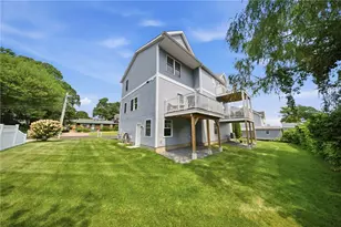 24 Wanda St, Narragansett, RI 02882 - Photo 3