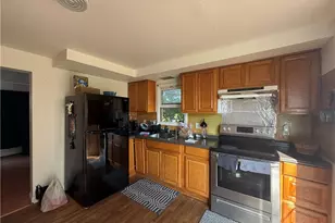 199 Benedict St, Providence, RI 02909 - Photo 5