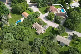 17 Crest Dr, North Kingstown, RI 02852 - Photo 3