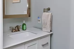 479 Providence St, Warwick, RI 02886 - Photo 9