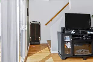 479 Providence St, Warwick, RI 02886 - Photo 15