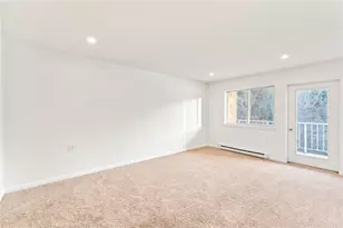 30 Argyle Ave, East Providence, RI 02915 - Photo 21