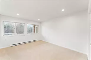 30 Argyle Ave, East Providence, RI 02915 - Photo 17