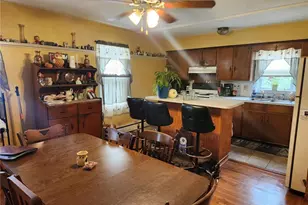 10 Douglas St, West Warwick, RI 02893 - Photo 7