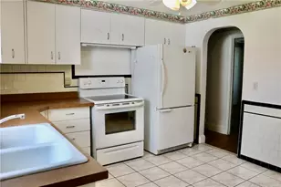 52 Kenyon Rd, Cranston, RI 02910 - Photo 5