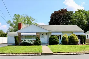 52 Kenyon Rd, Cranston, RI 02910 - Photo 1