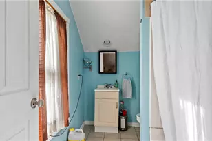 93 French St, Pawtucket, RI 02860 - Photo 31