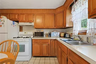11 Lynde St, Providence, RI 02908 - Photo 9
