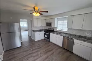 15 Barrows St, Providence, RI 02909 - Photo 7
