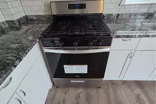 15 Barrows St, Providence, RI 02909 - Photo 5