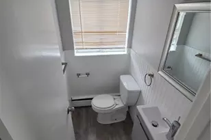 15 Barrows St, Providence, RI 02909 - Photo 9
