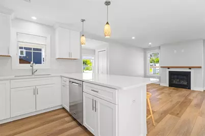 51 Pine Street, Portsmouth, RI 02871 - Photo 9