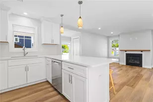 51 Pine St, Portsmouth, RI 02871 - Photo 9