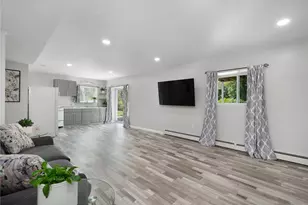 12 Woodlake Dr, Johnston, RI 02919 - Photo 27