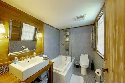 300 Broadway, Newport, RI 02840 - Photo 23
