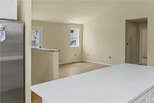 160 5th Ave, Woonsocket, RI 02895 - Photo 9