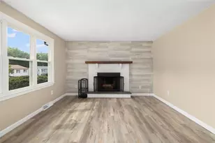 120 Tampa St, West Warwick, RI 02893 - Photo 15