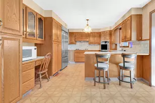 47 Homeland St, Johnston, RI 02919 - Photo 3