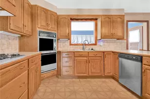 47 Homeland St, Johnston, RI 02919 - Photo 7