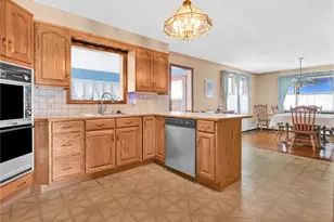47 Homeland St, Johnston, RI 02919 - Photo 9