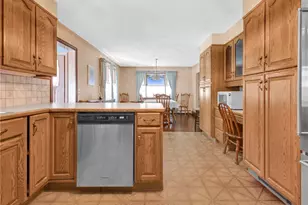 47 Homeland St, Johnston, RI 02919 - Photo 9