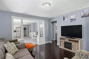 132 Roger Williams Ave, Providence, RI 02907 - Photo 17