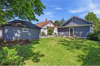 132 Roger Williams Avenue, Providence, RI 02907 - Photo 37