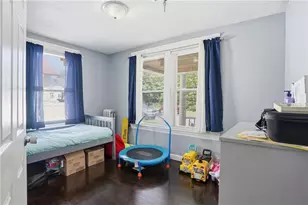 132 Roger Williams Ave, Providence, RI 02907 - Photo 23