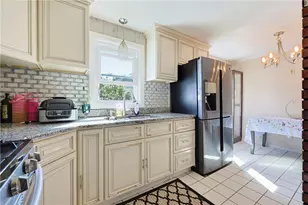 26 Rocco St, Pawtucket, RI 02860 - Photo 3
