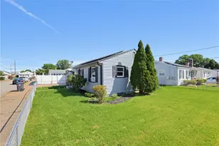 26 Rocco St, Pawtucket, RI 02860 - Photo 17