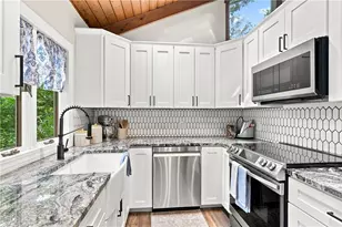 8 Sky View Rd, North Smithfield, RI 02896 - Photo 5