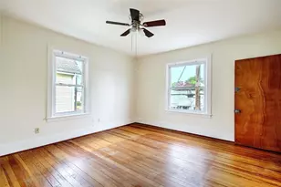 139 Hunts Ave, Pawtucket, RI 02861 - Photo 3
