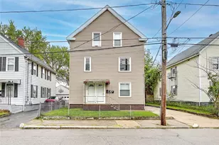 139 Hunts Ave, Pawtucket, RI 02861 - Photo 1