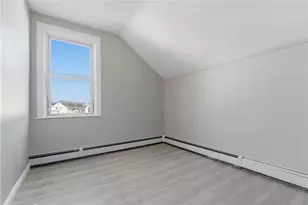 35 Gray St, Providence, RI 02909 - Photo 11