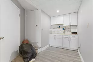 35 Gray St, Providence, RI 02909 - Photo 19